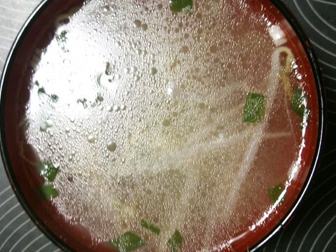 もやしとニラの中華スープ